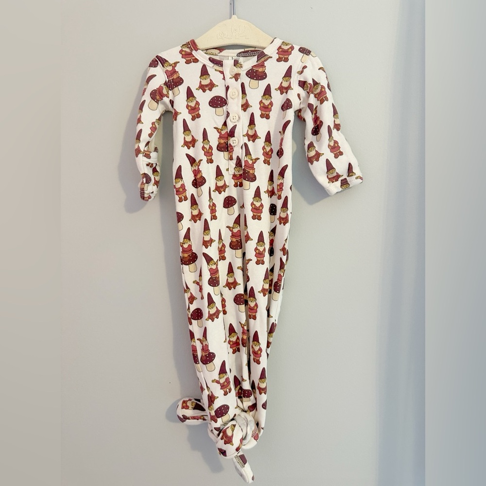 Kate Quinn gnome gown 0-3m